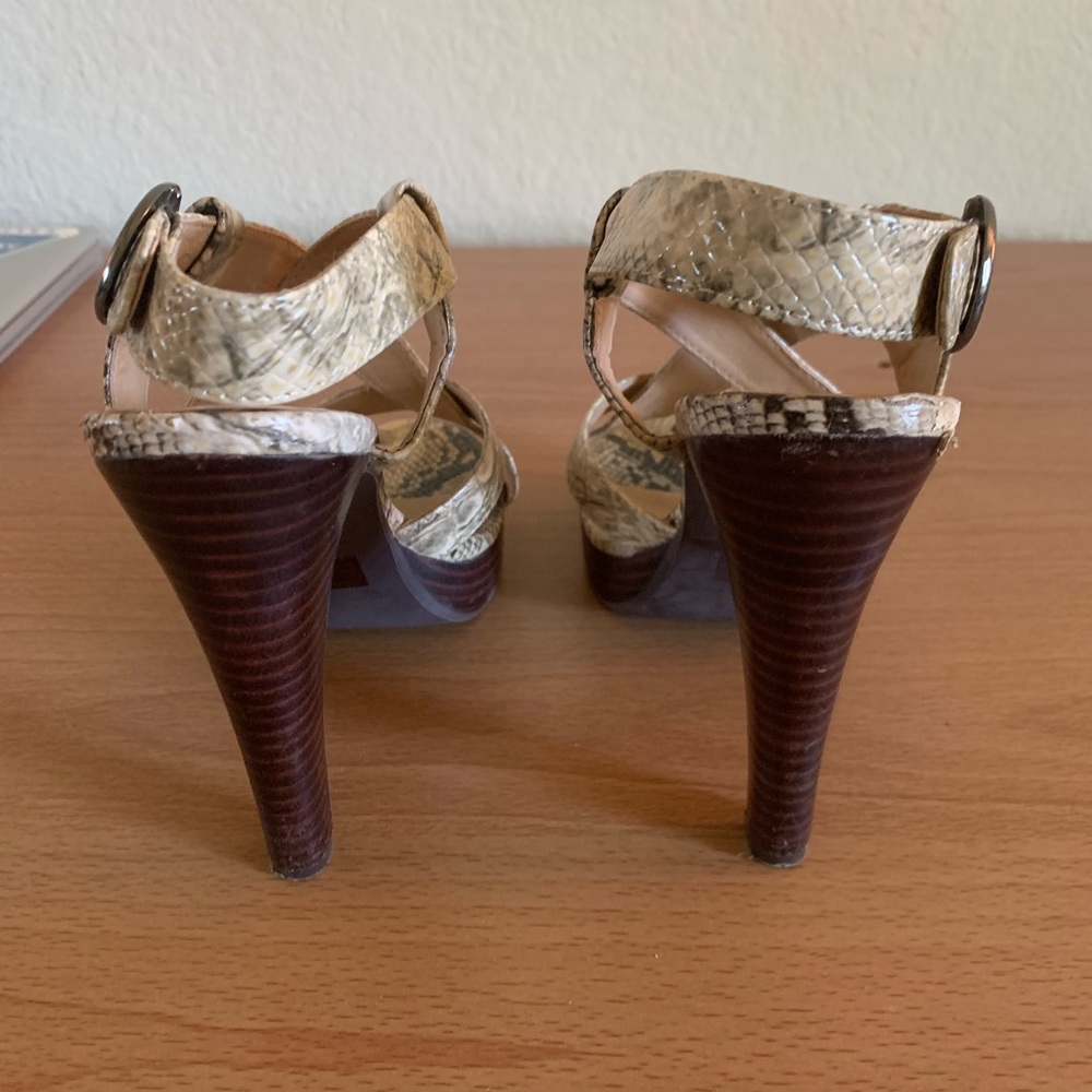 Heels - Picture 4 of 4